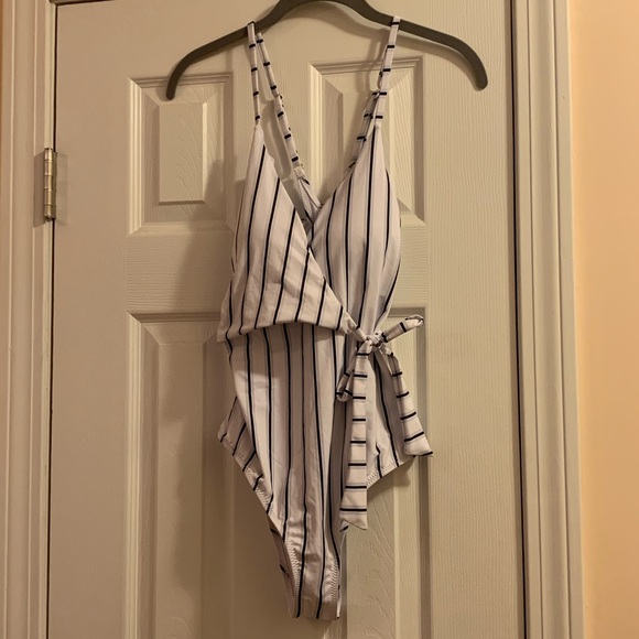 Cupshe Other - NWT CUPSHE One Piece Swimsuit